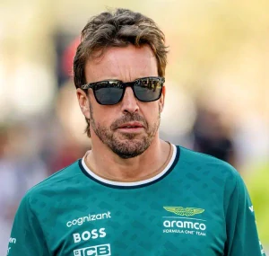 Fernando Alonso triko Aston Martin