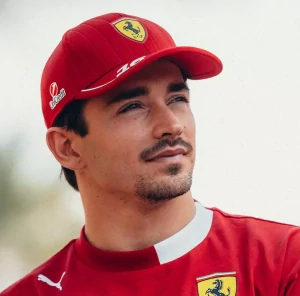 Čepice Ferrari Charles Leclerc