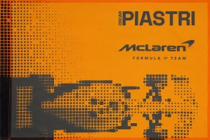 Originální McLaren vlajka Oscar Piastri