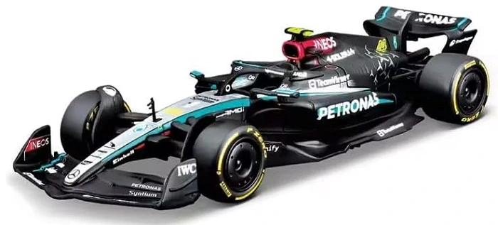 F1 Mercedes W15 Hamilton