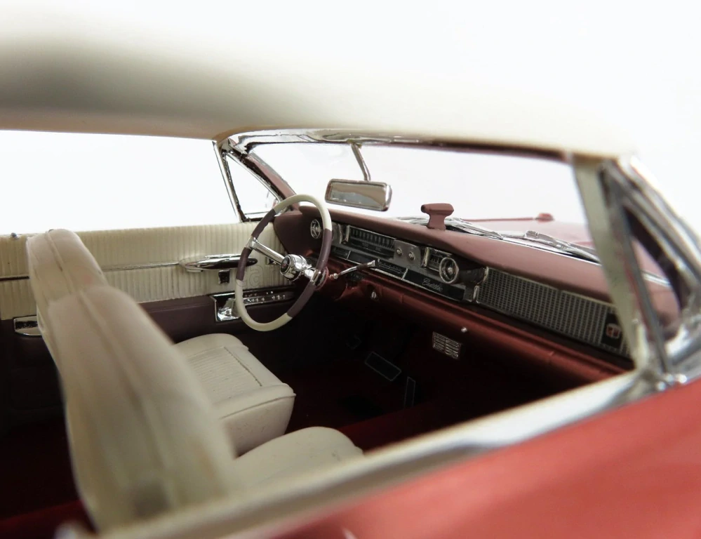 CADILLAC Eldorado BIARRITZ 1962" 1/18 Limited